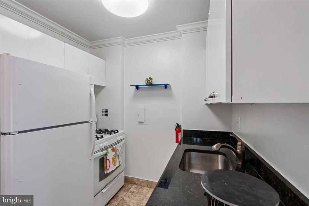 922 24TH STREET NW 415