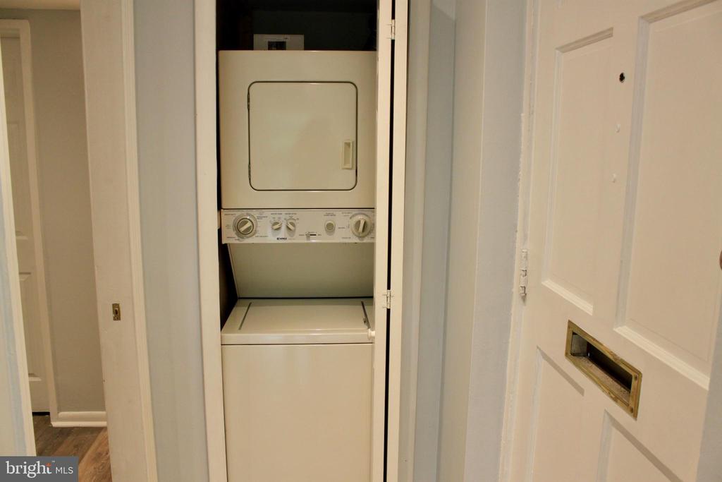 46 G STREET SW Unit: B
