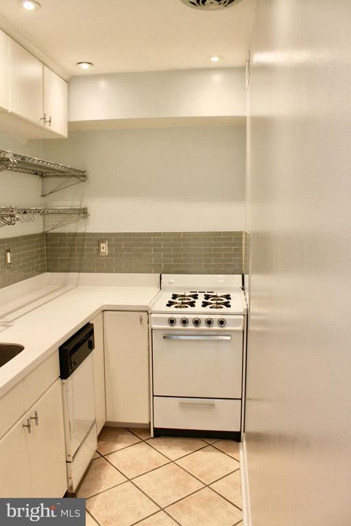 46 G STREET SW Unit: B