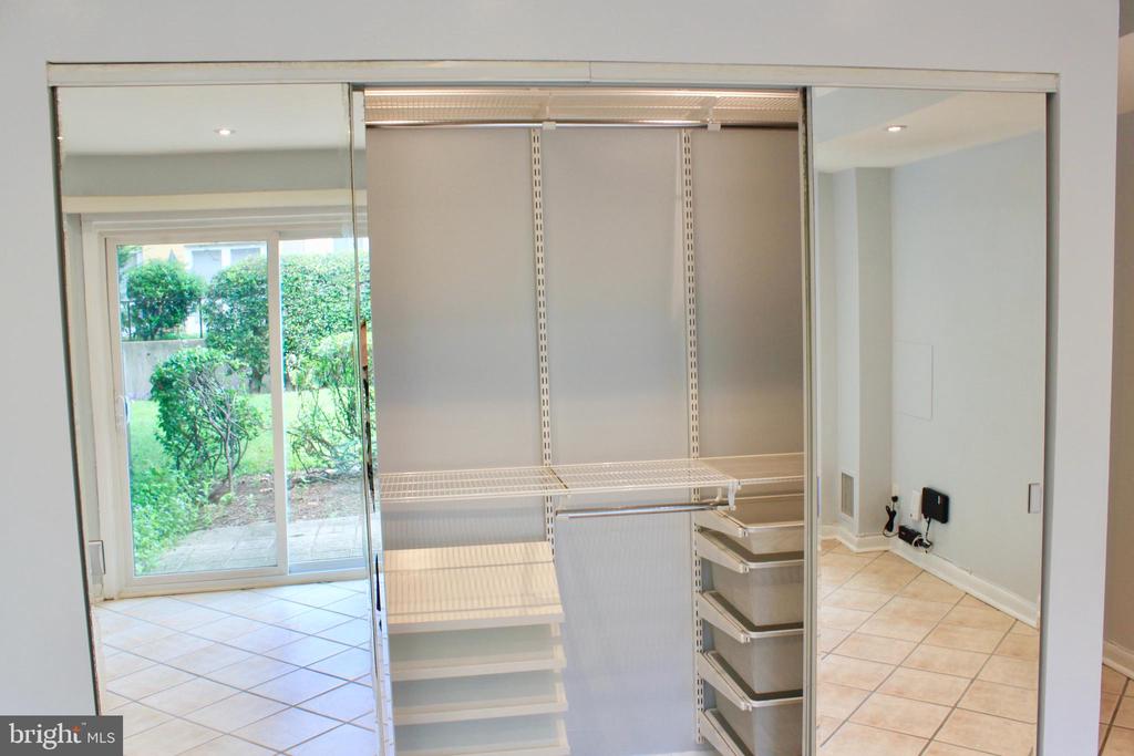 46 G STREET SW Unit: B