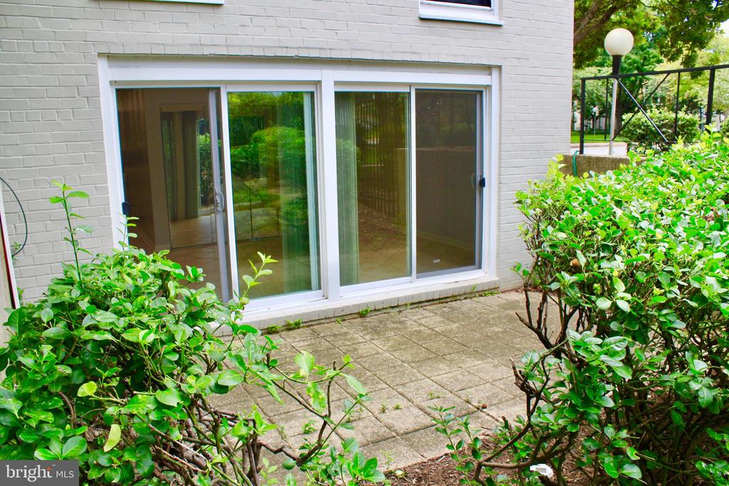 46 G STREET SW Unit: B