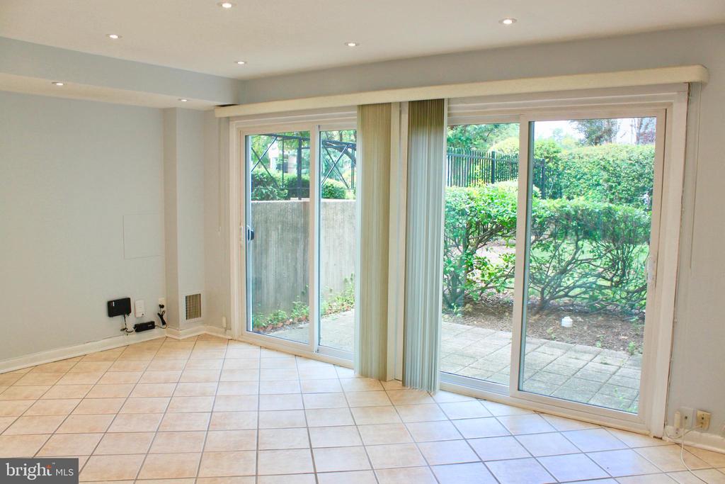 46 G STREET SW Unit: B