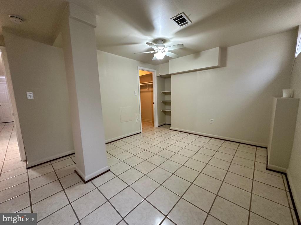 204 16TH STREET SE Unit: B