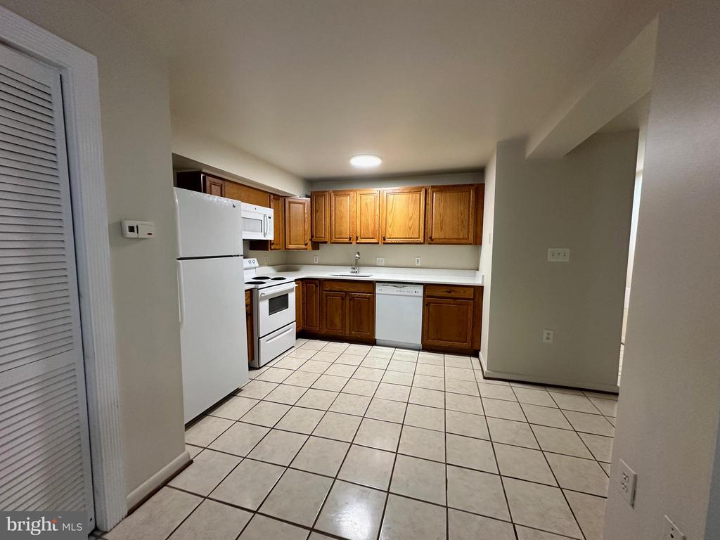 204 16TH STREET SE Unit: B