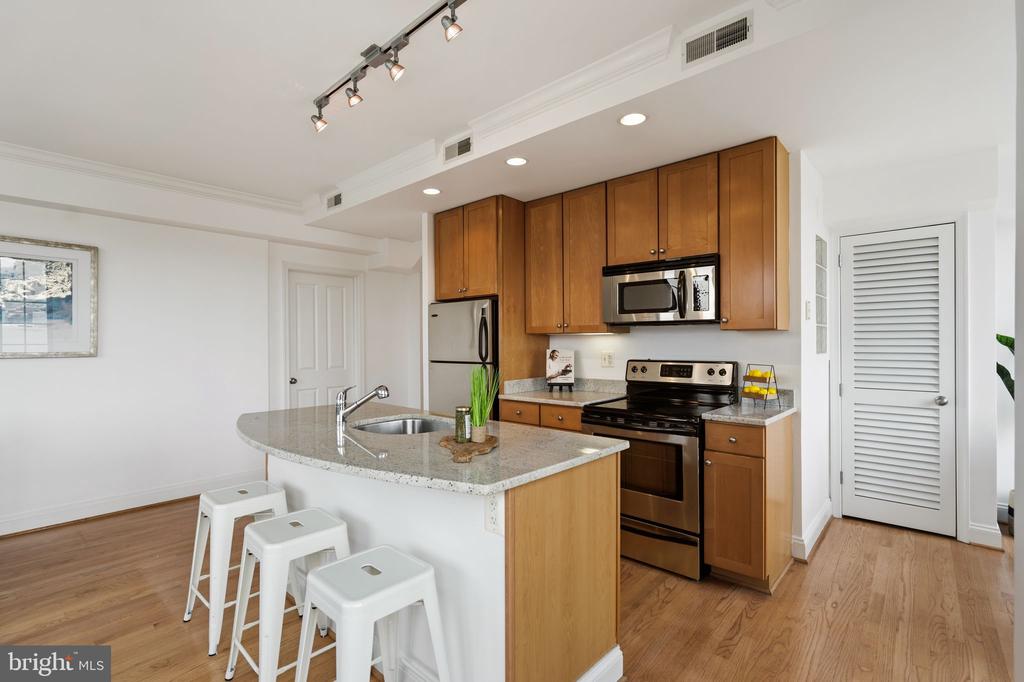 1701 16TH STREET NW Unit: 544