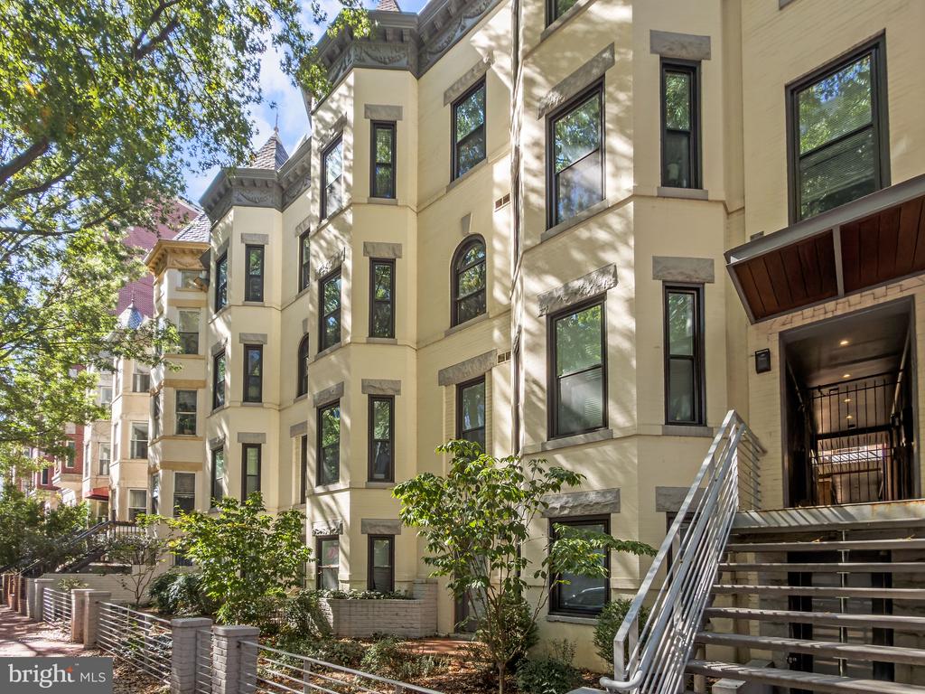 1124 25TH STREET NW Unit: 203
