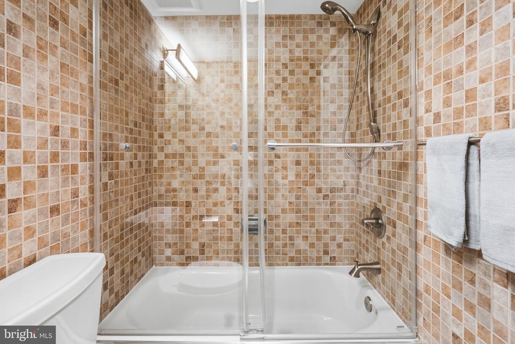 1124 25TH STREET NW Unit: 203