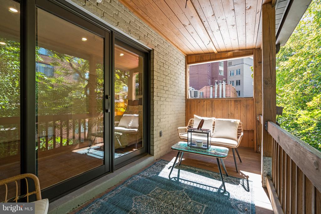 1124 25TH STREET NW Unit: 203