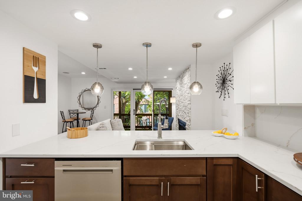 1124 25TH STREET NW Unit: 203