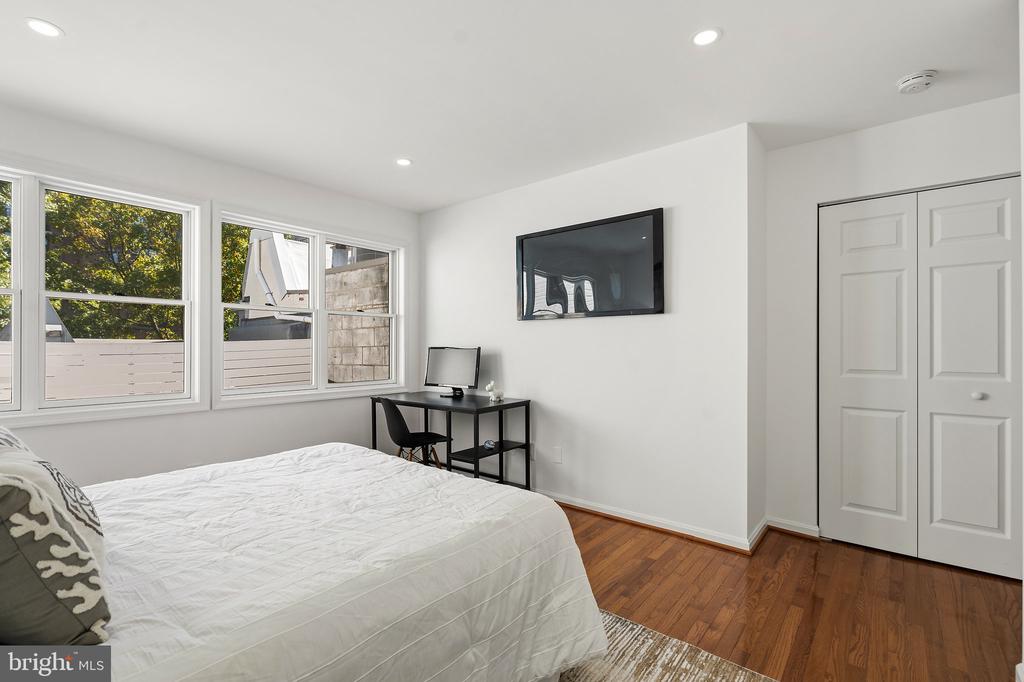 1124 25TH STREET NW Unit: 203