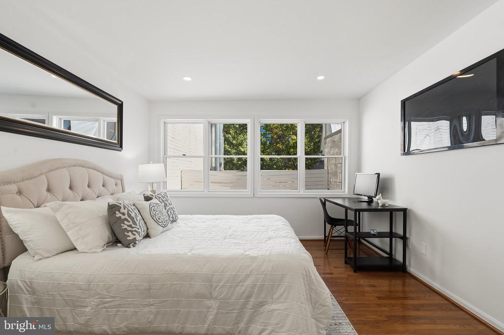 1124 25TH STREET NW Unit: 203