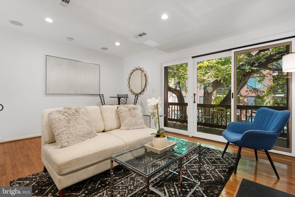 1124 25TH STREET NW Unit: 203