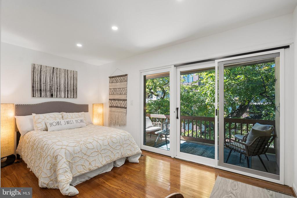 1124 25TH STREET NW Unit: 203