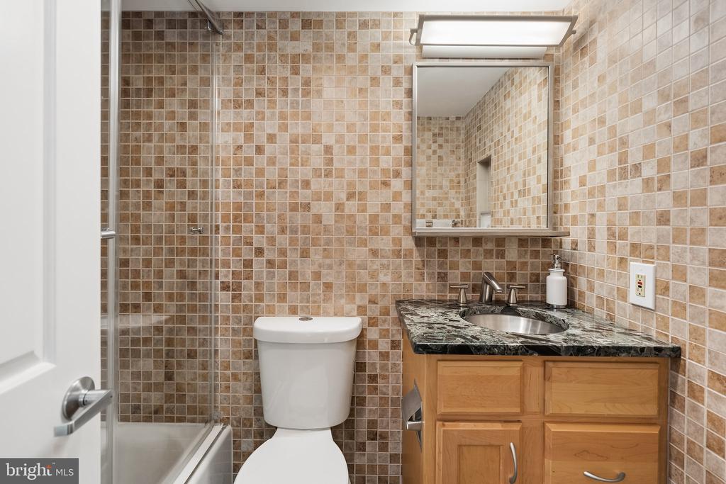 1124 25TH STREET NW Unit: 203