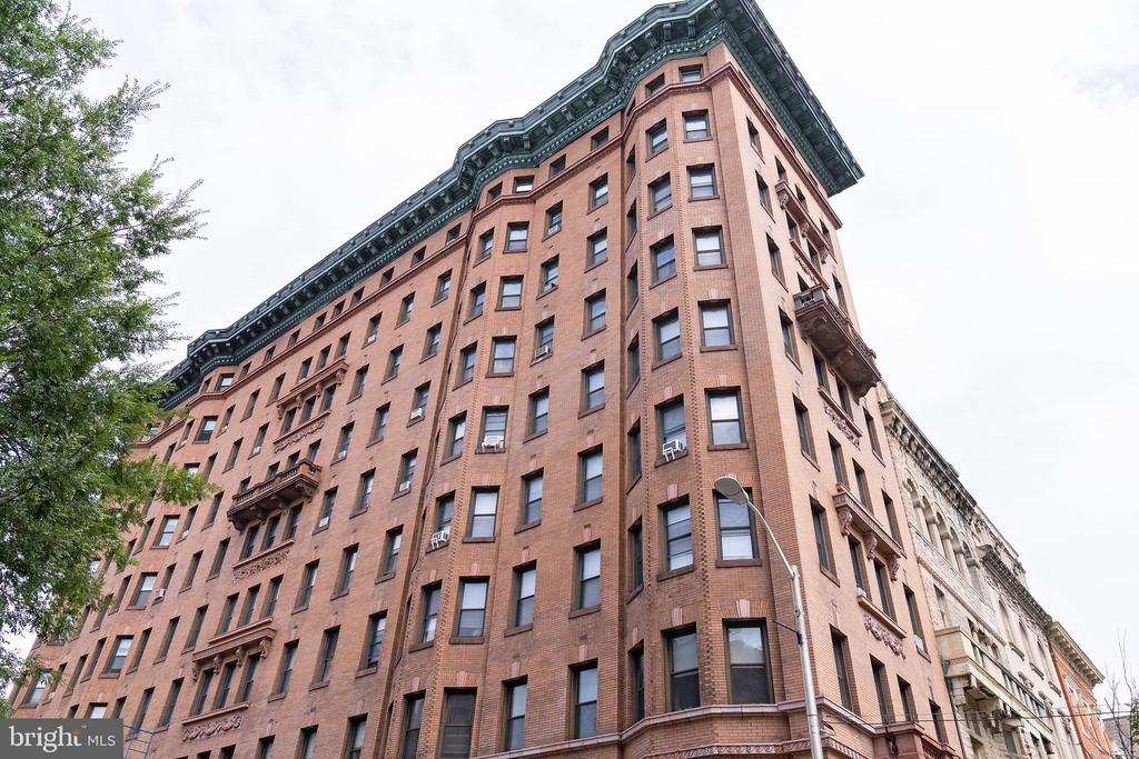 700 PARK AVENUE