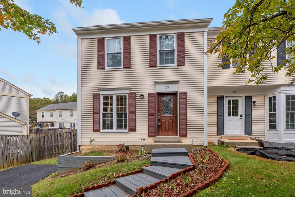 27 FILBERT COURT