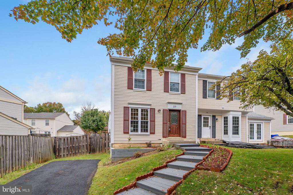 27 FILBERT COURT