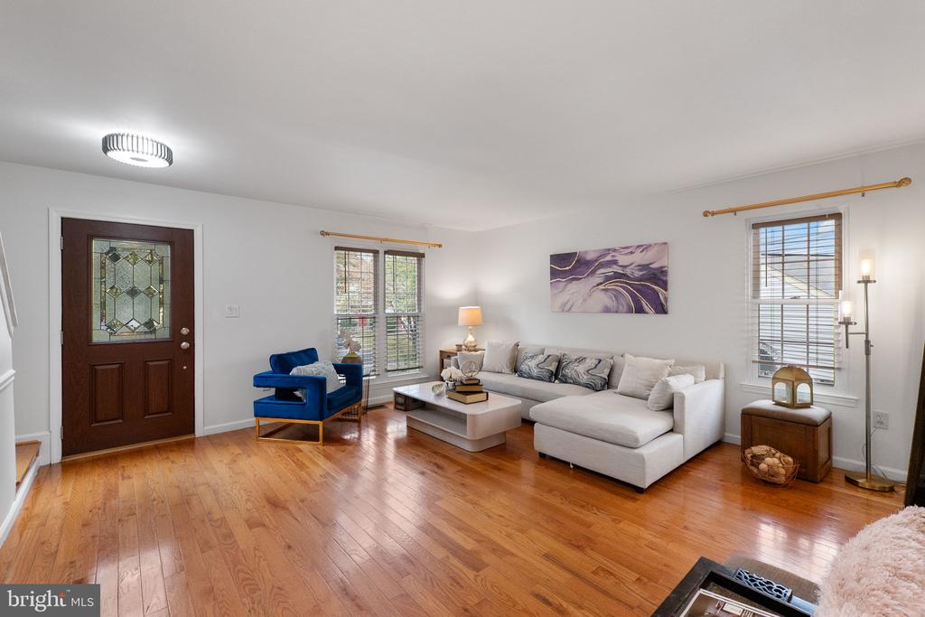27 FILBERT COURT