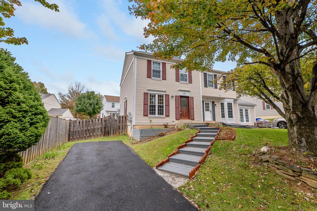 27 FILBERT COURT