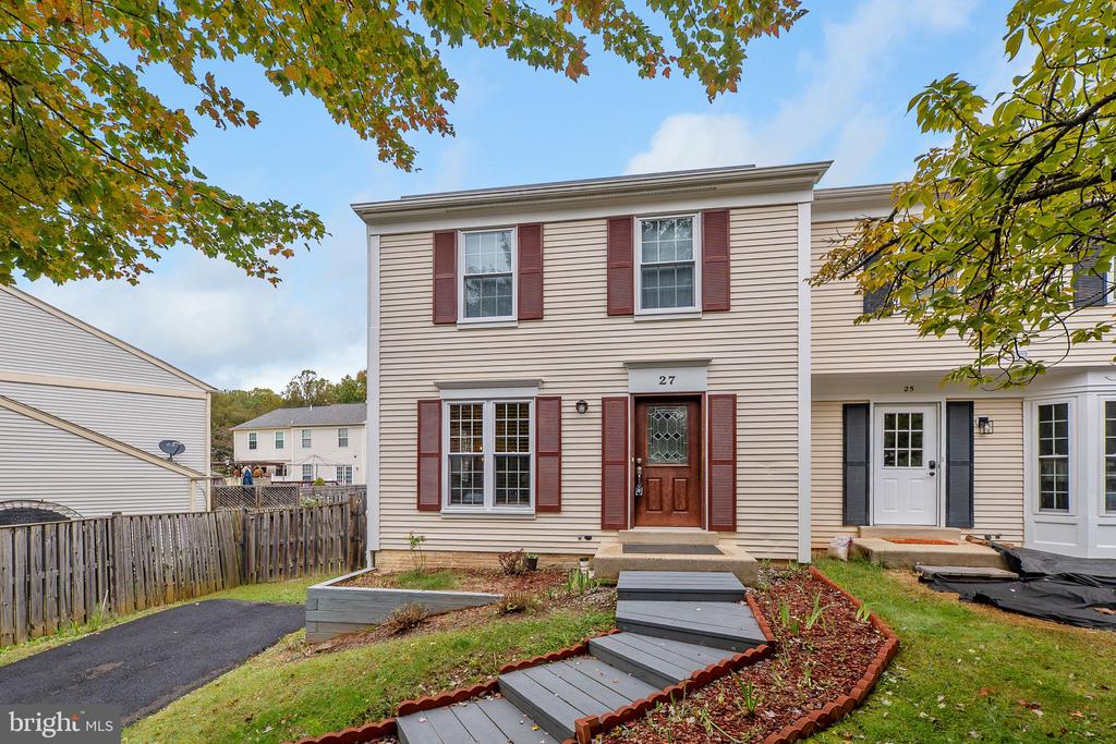 27 FILBERT COURT