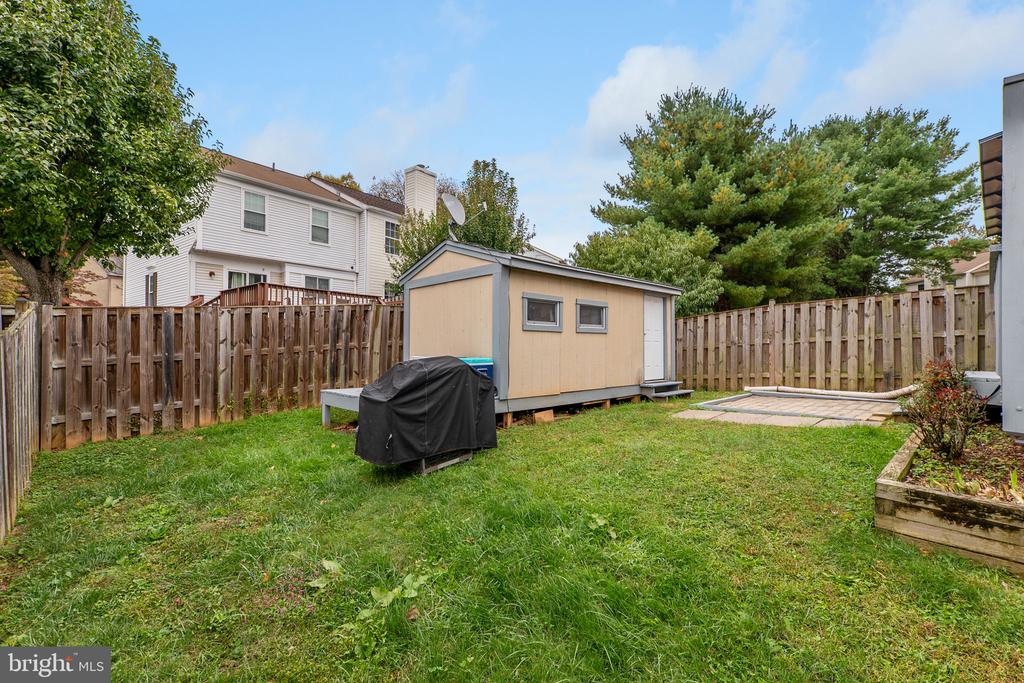 27 FILBERT COURT