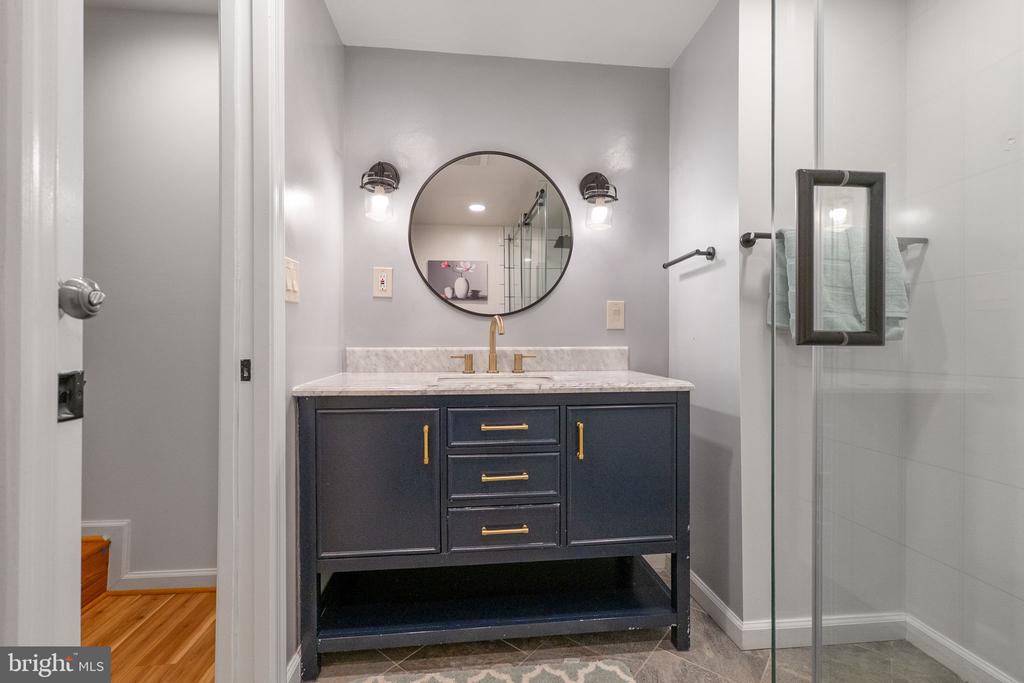 27 FILBERT COURT