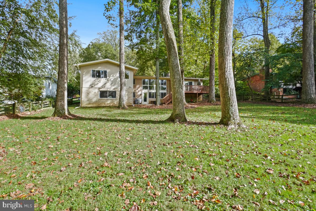 9012 HONEYBEE LANE