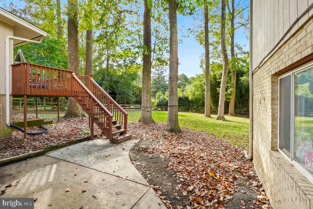 9012 HONEYBEE LANE