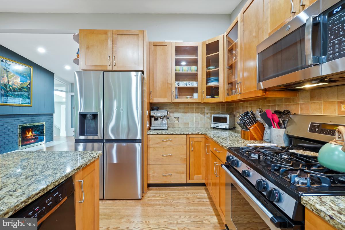 9012 HONEYBEE LANE