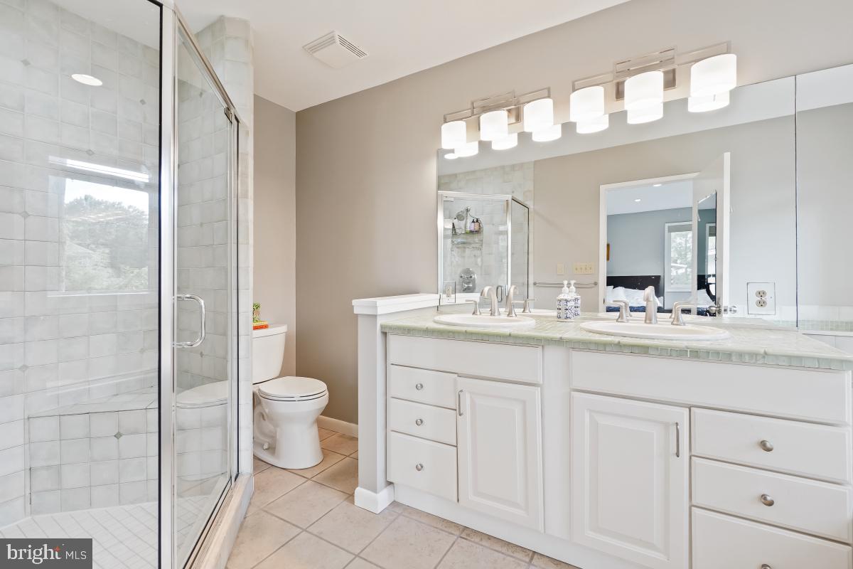9012 HONEYBEE LANE