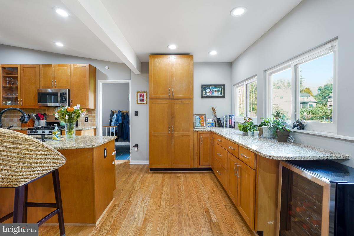 9012 HONEYBEE LANE