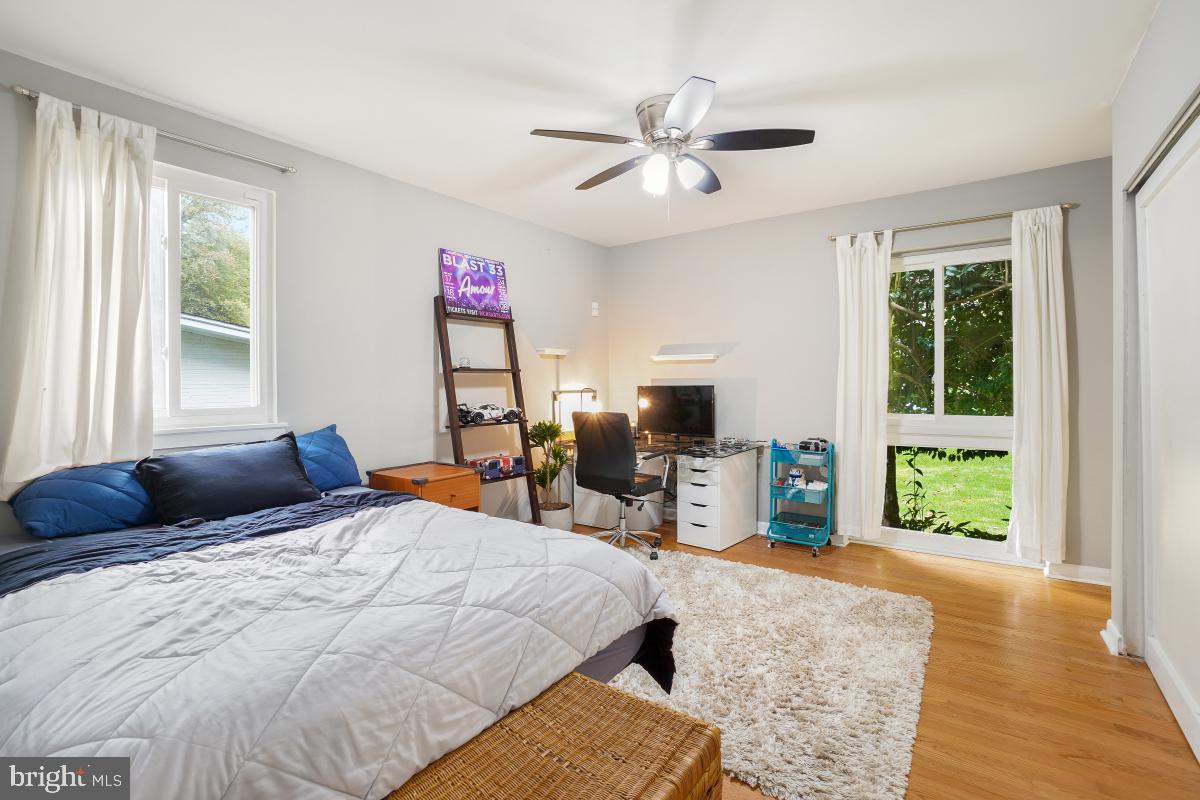9012 HONEYBEE LANE