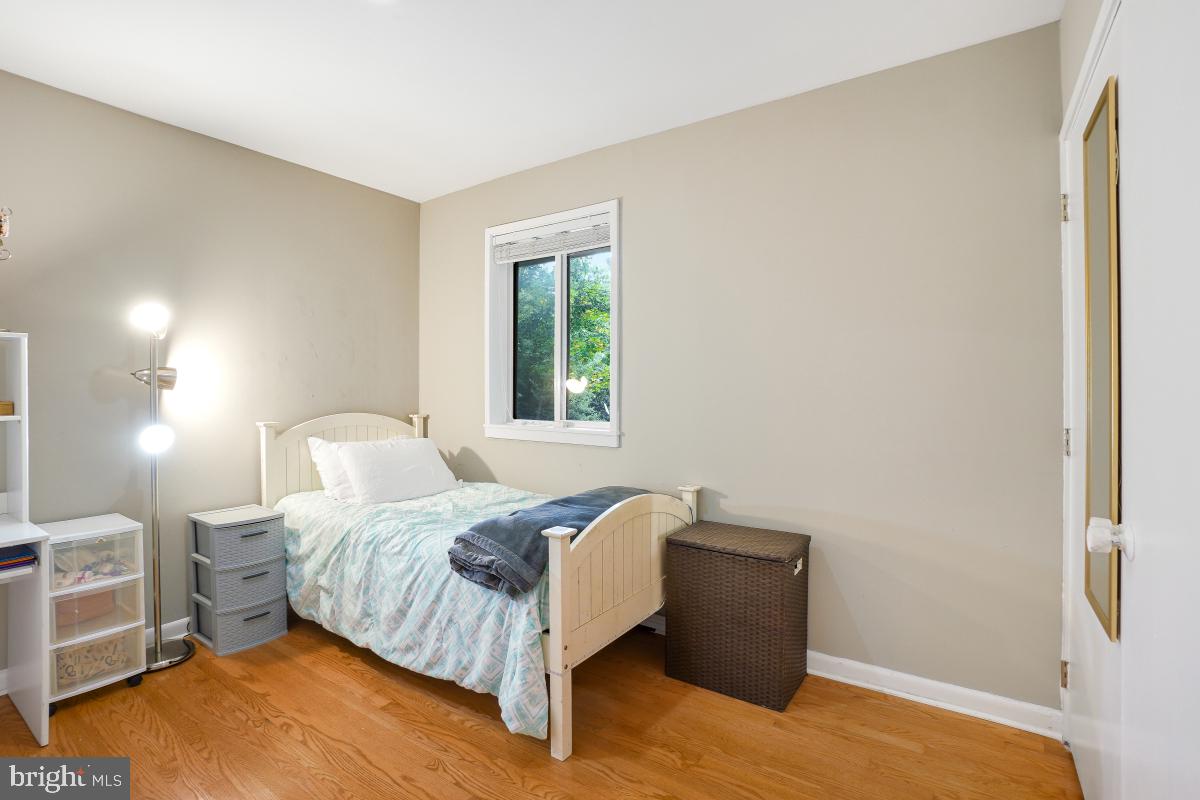 9012 HONEYBEE LANE