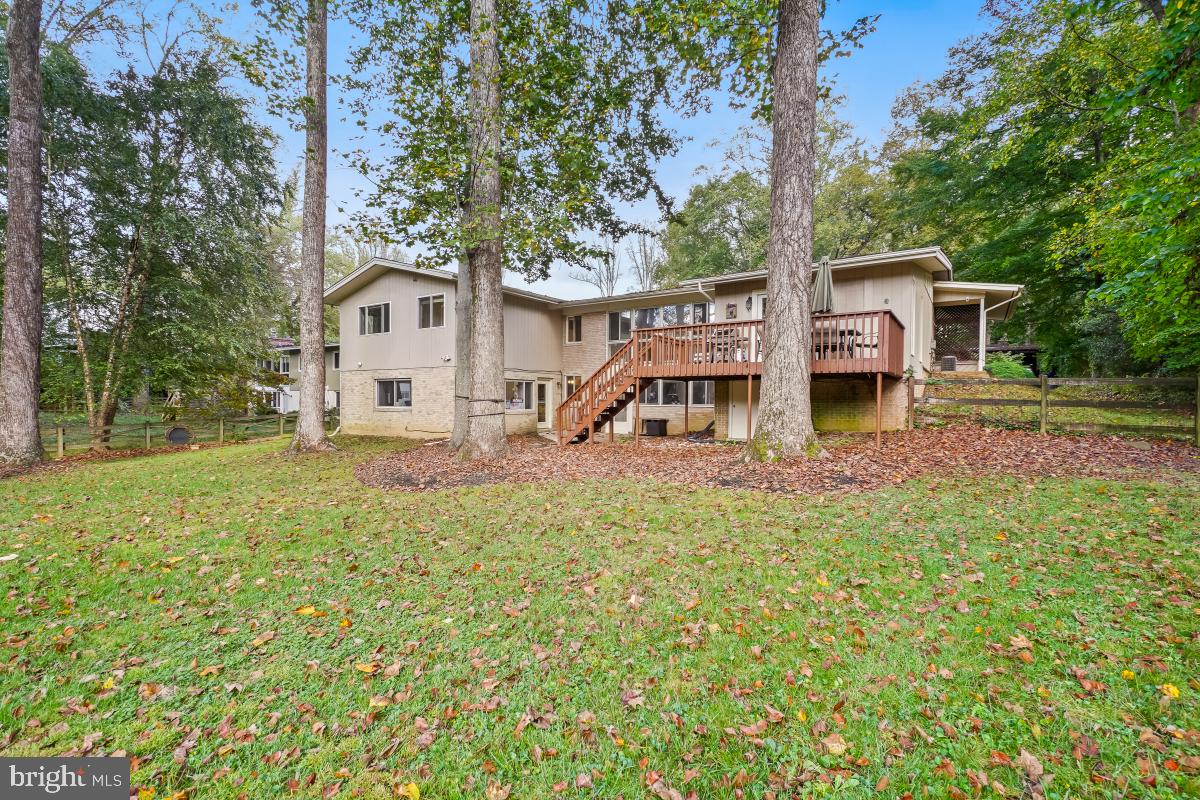 9012 HONEYBEE LANE