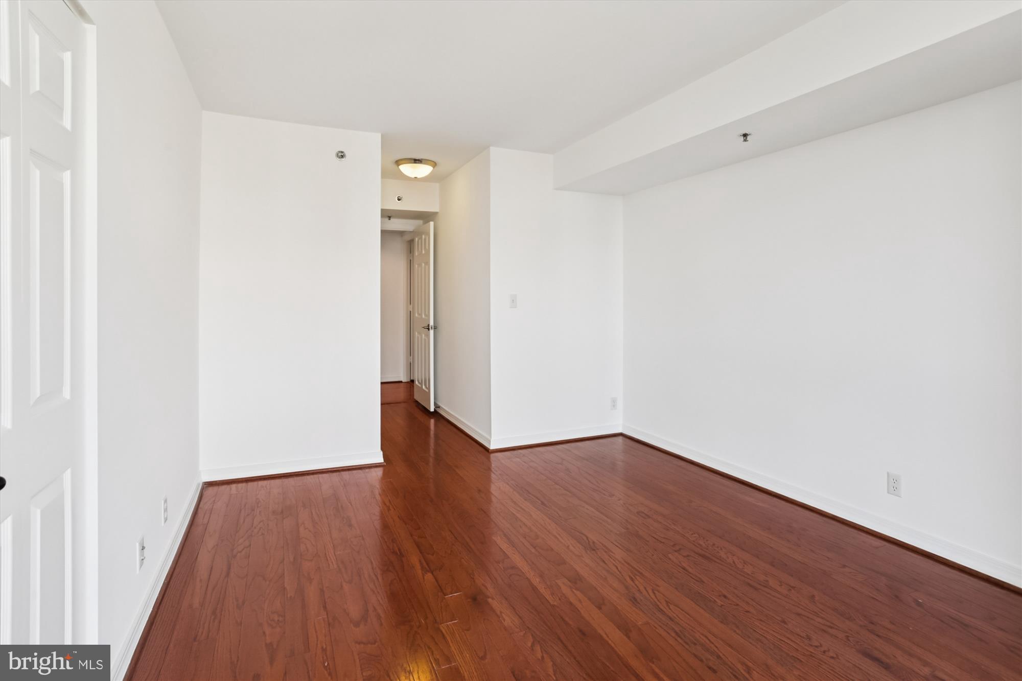 5809 NICHOLSON LANE 1402