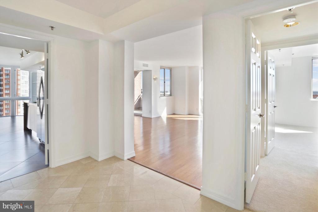 5809 NICHOLSON LANE 1402