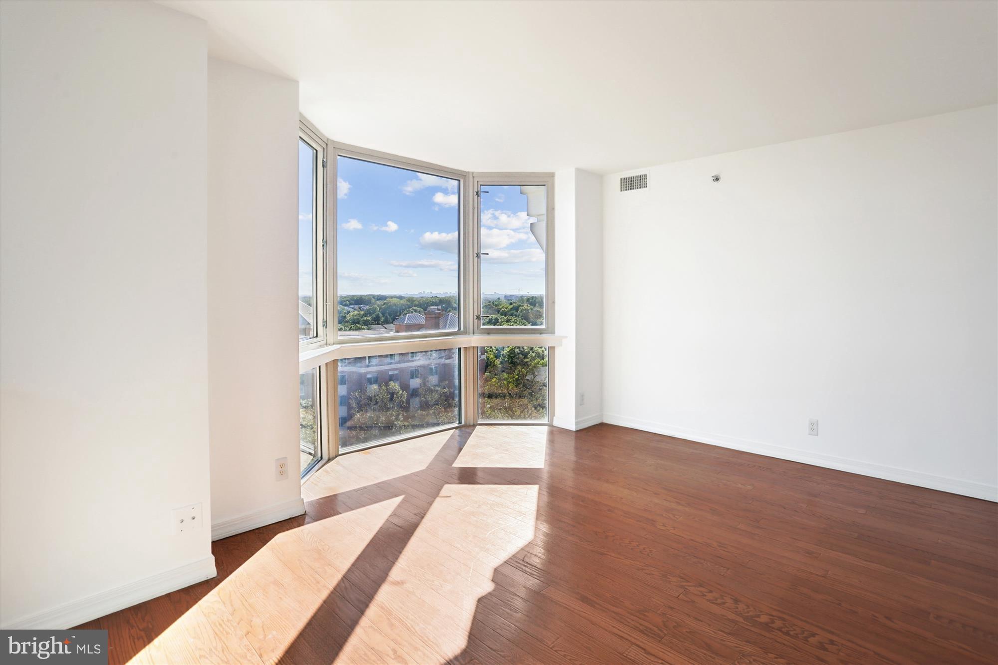 5809 NICHOLSON LANE 1402