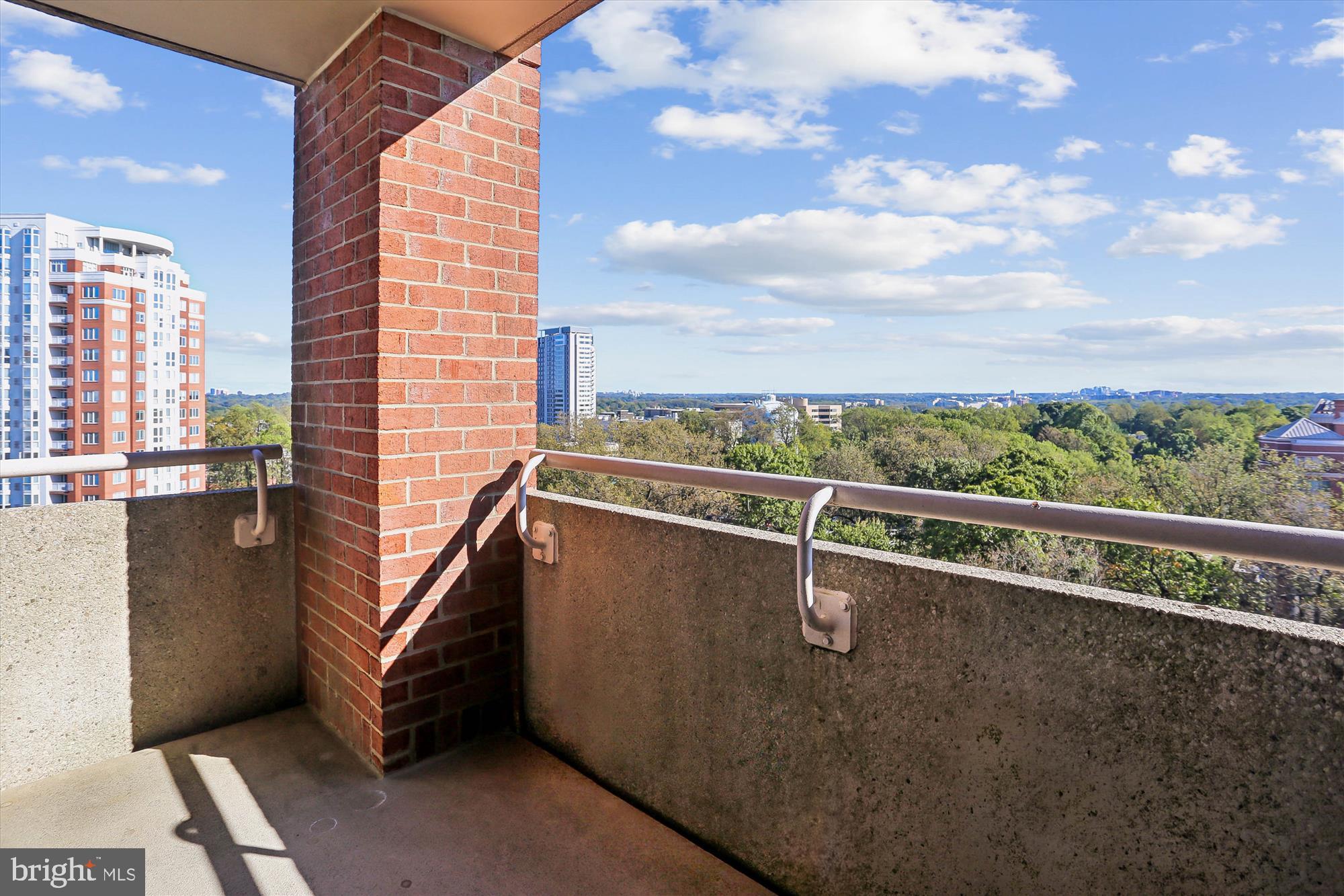 5809 NICHOLSON LANE 1402