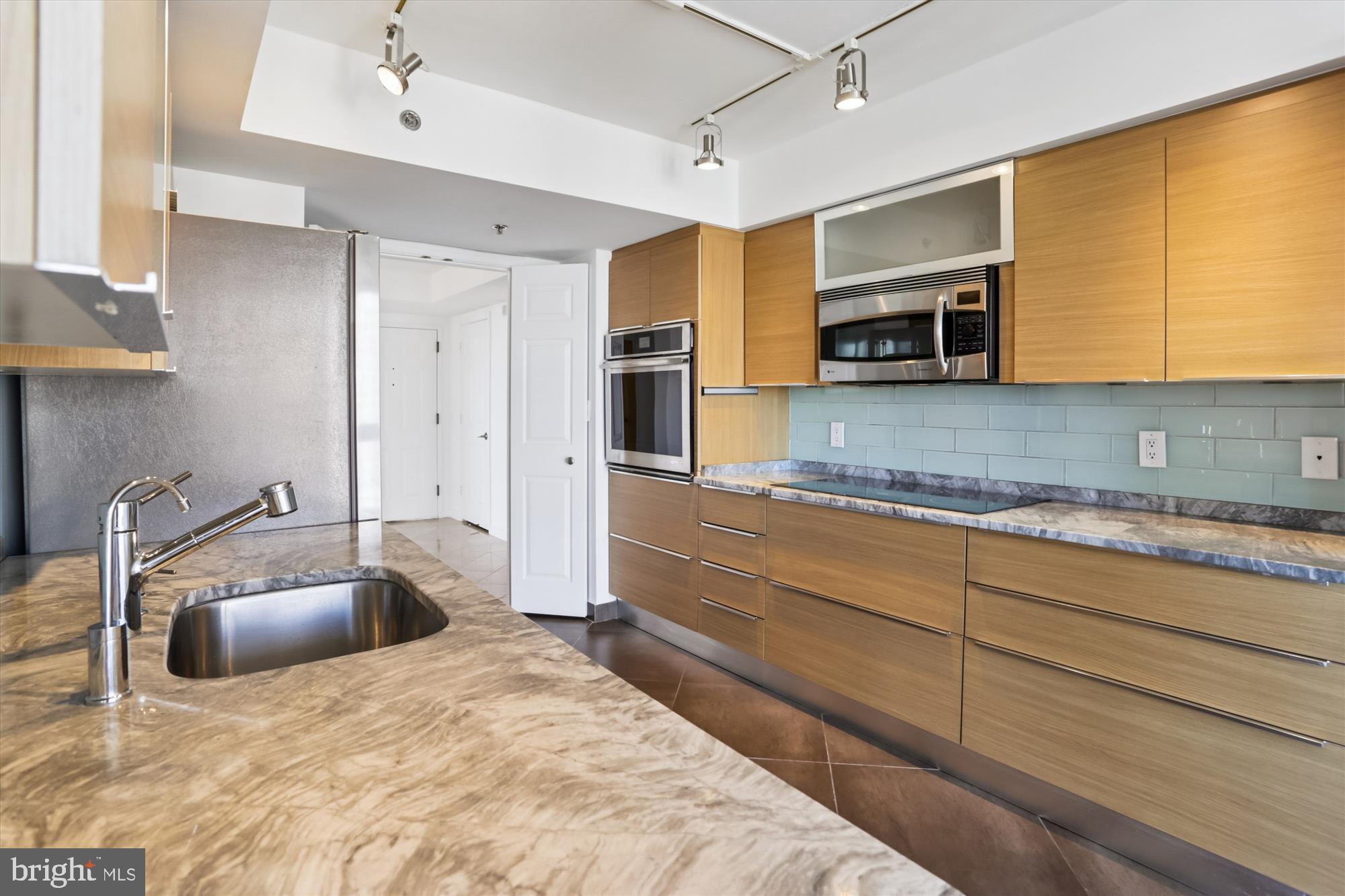 5809 NICHOLSON LANE 1402