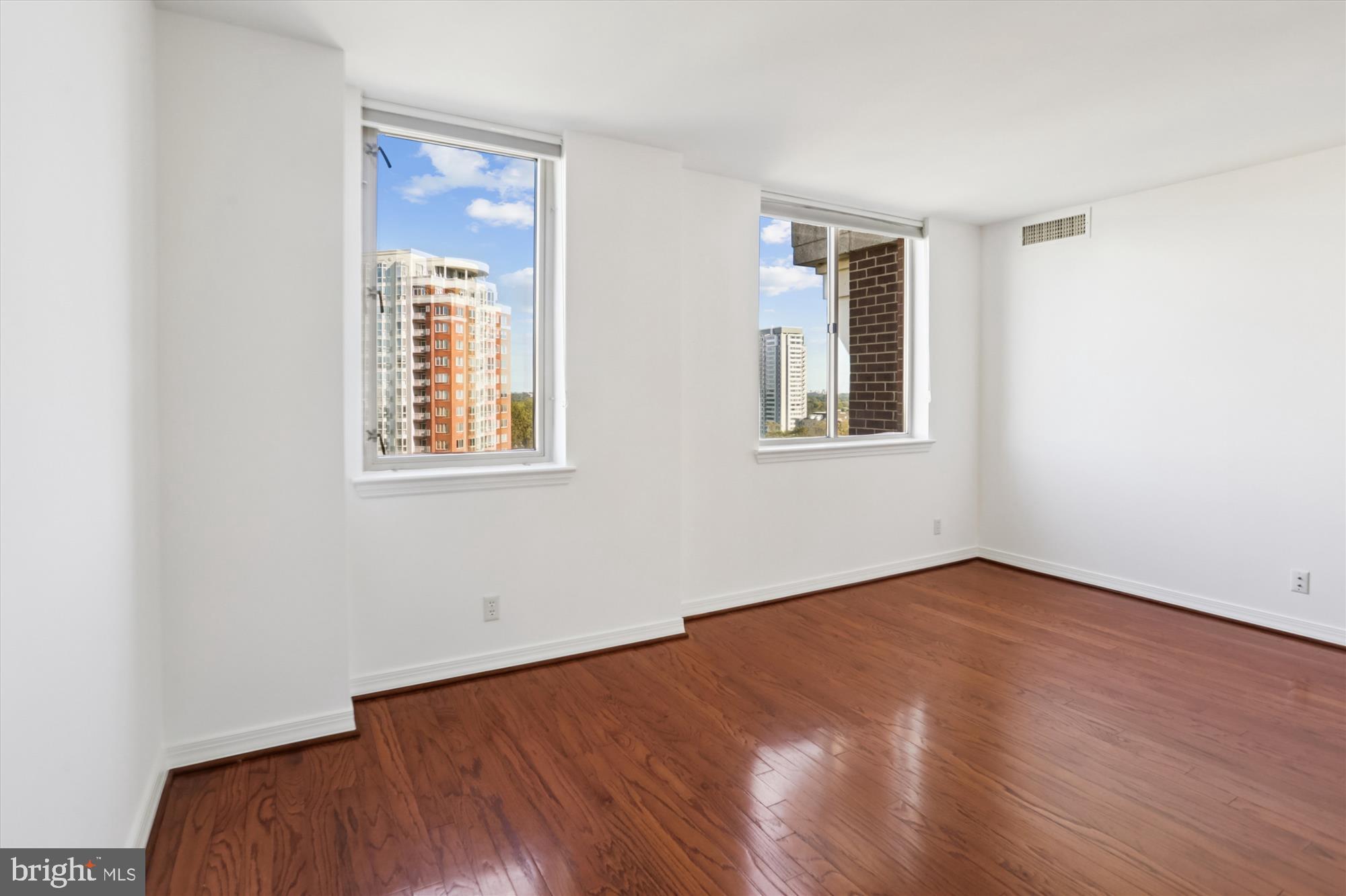 5809 NICHOLSON LANE 1402