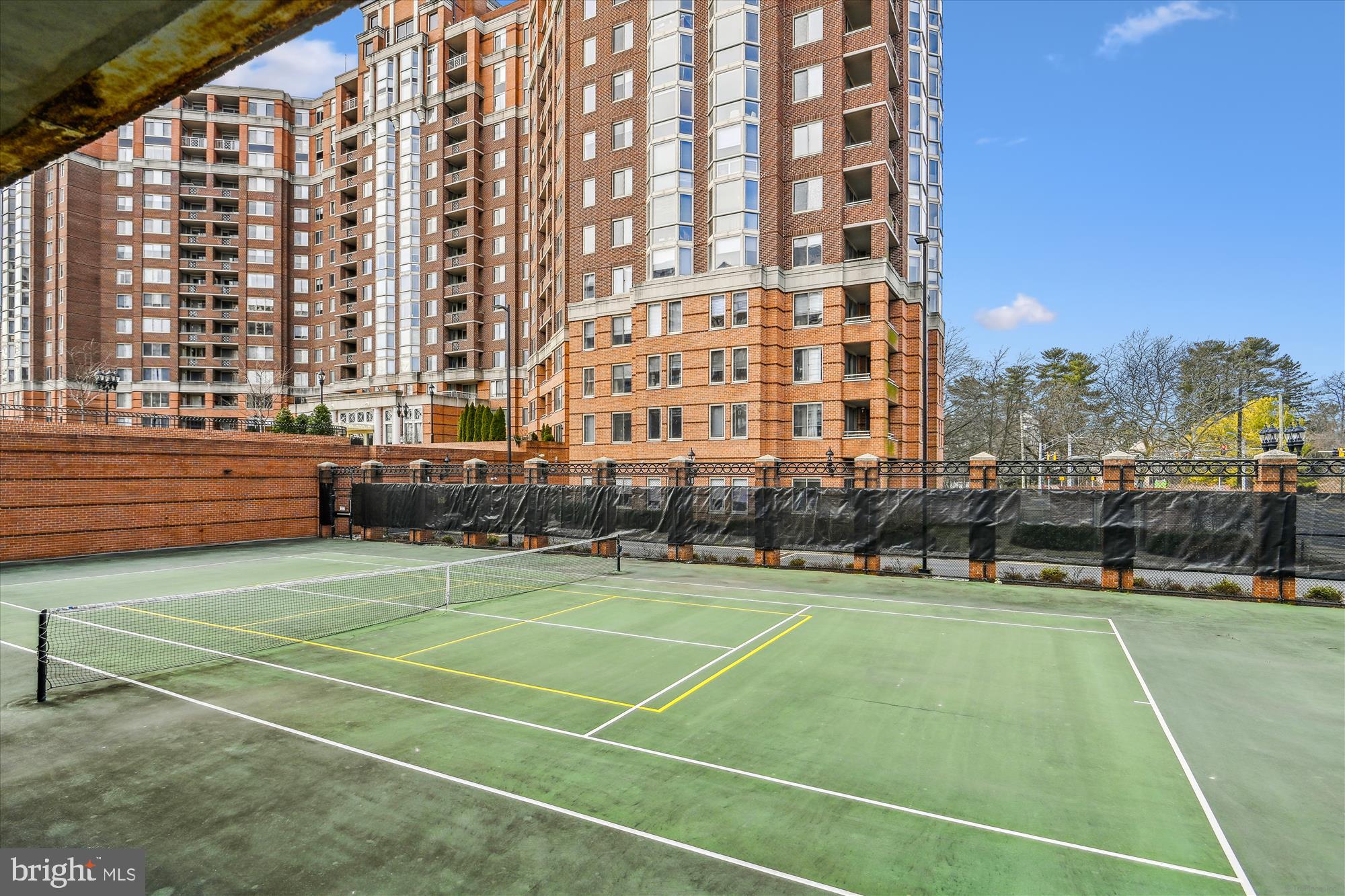 5809 NICHOLSON LANE 1402