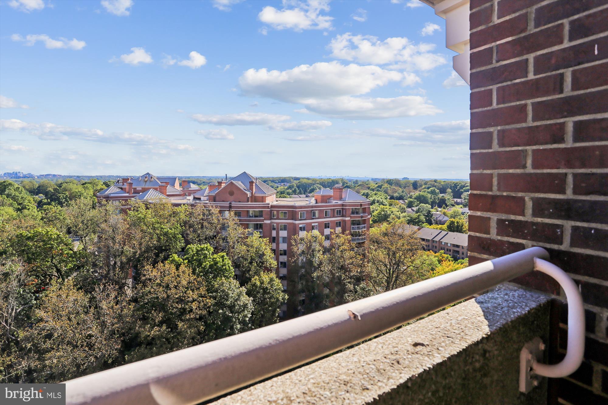 5809 NICHOLSON LANE 1402