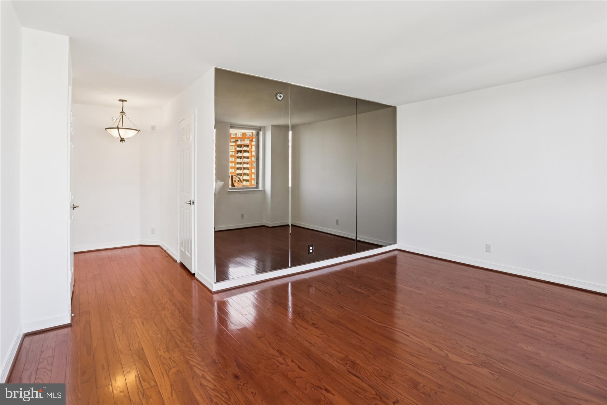 5809 NICHOLSON LANE 1402