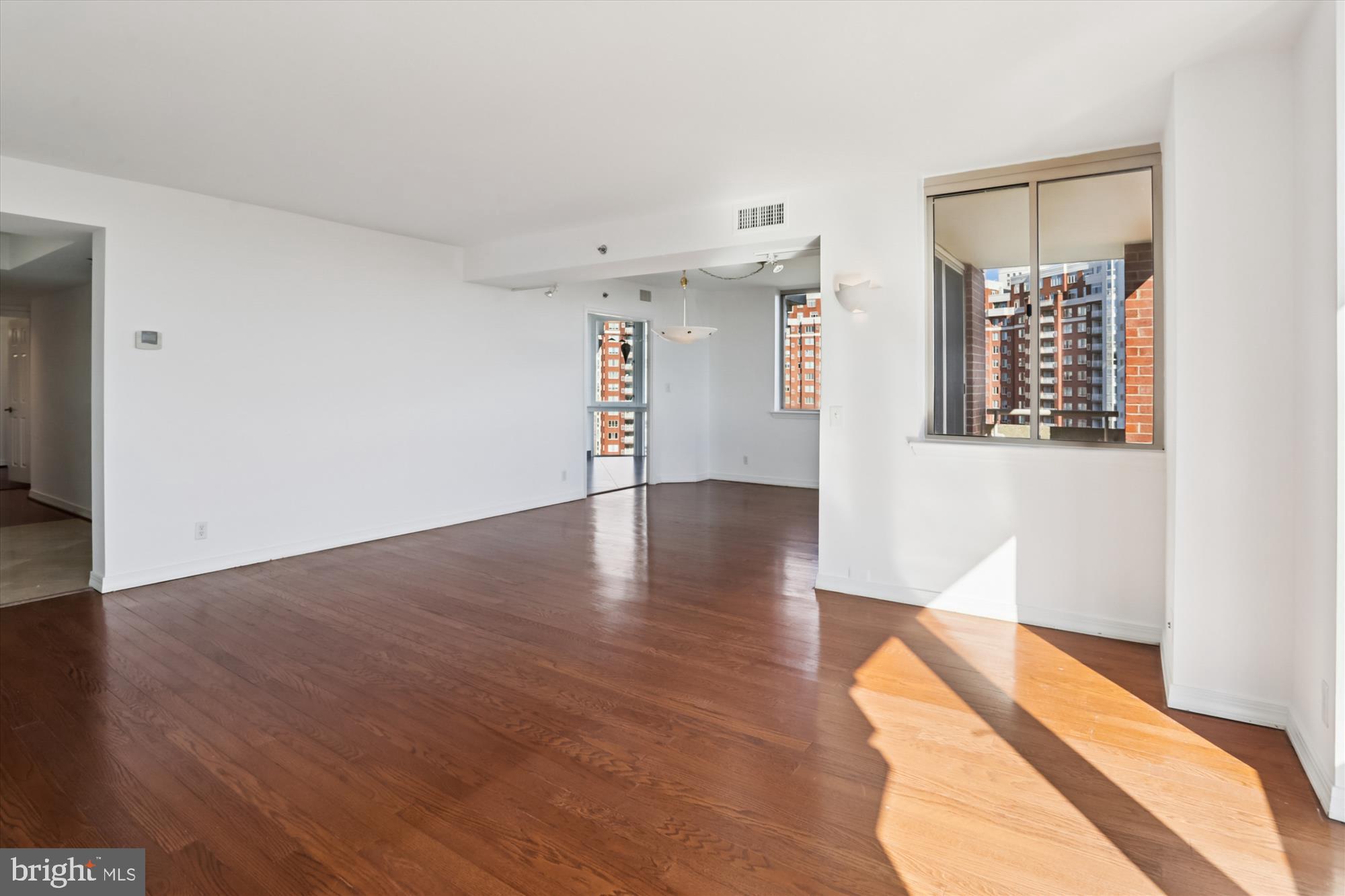 5809 NICHOLSON LANE 1402