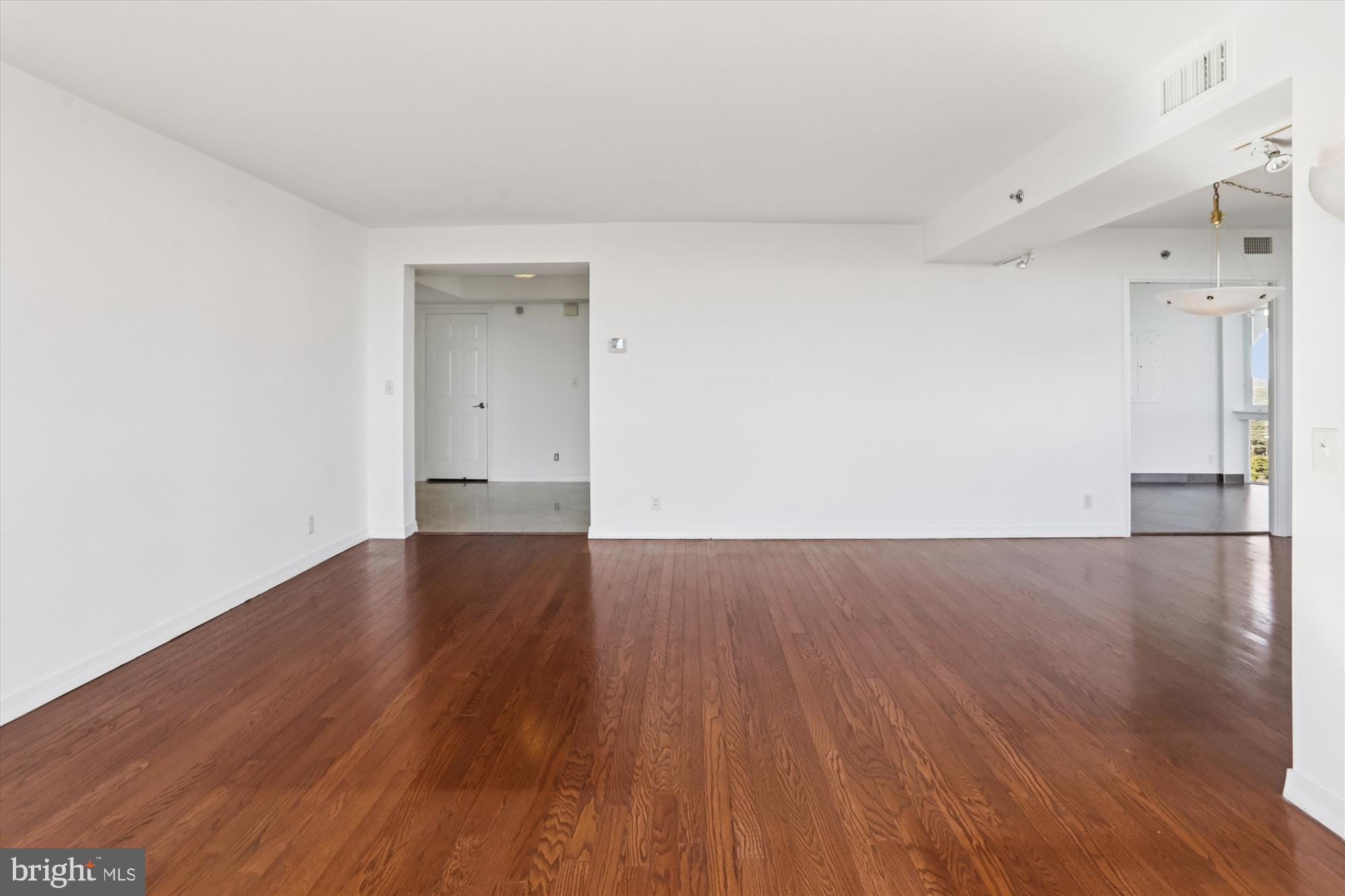 5809 NICHOLSON LANE 1402