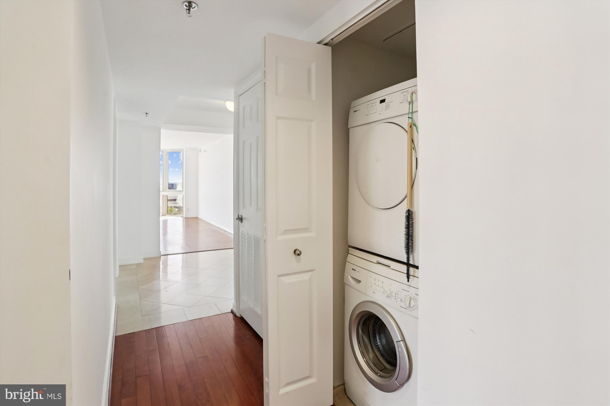 5809 NICHOLSON LANE 1402