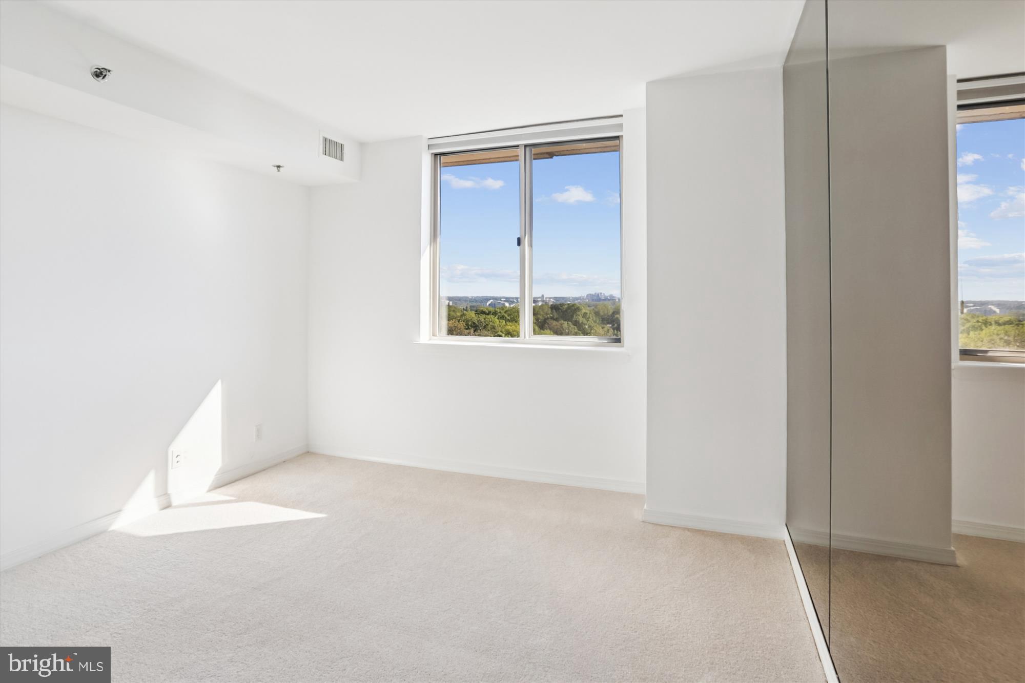 5809 NICHOLSON LANE 1402