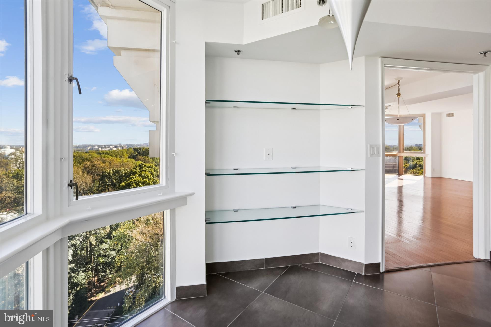 5809 NICHOLSON LANE 1402