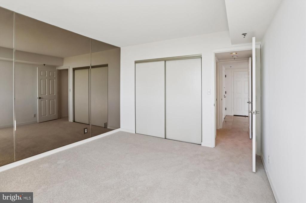 5809 NICHOLSON LANE 1402