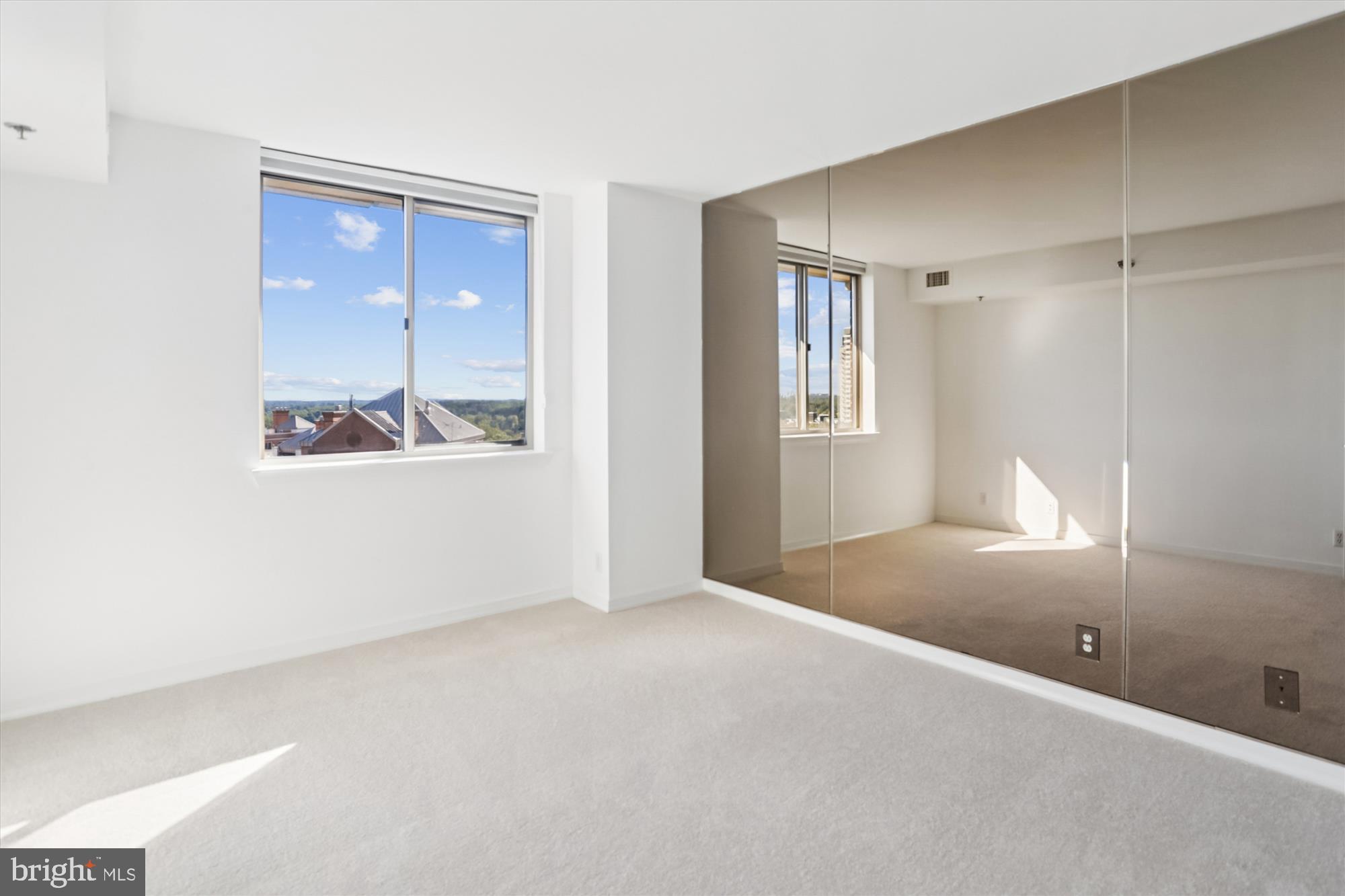 5809 NICHOLSON LANE 1402